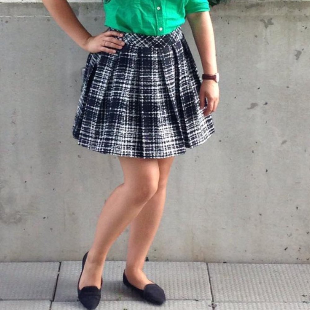 Box pleated Banana Republic skirt